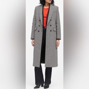 Banana Republic long wool houndstooth coat. Size XS.